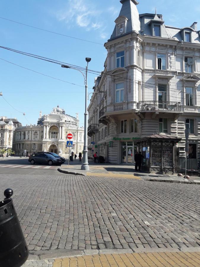 Center, Apartment On Deribasovskaya 10 オデッサ エクステリア 写真